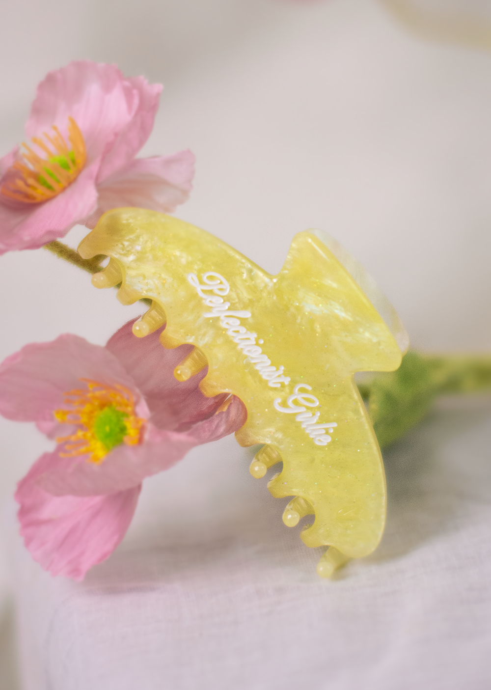 Perfectionist Girlie Claw Clip - Lemon